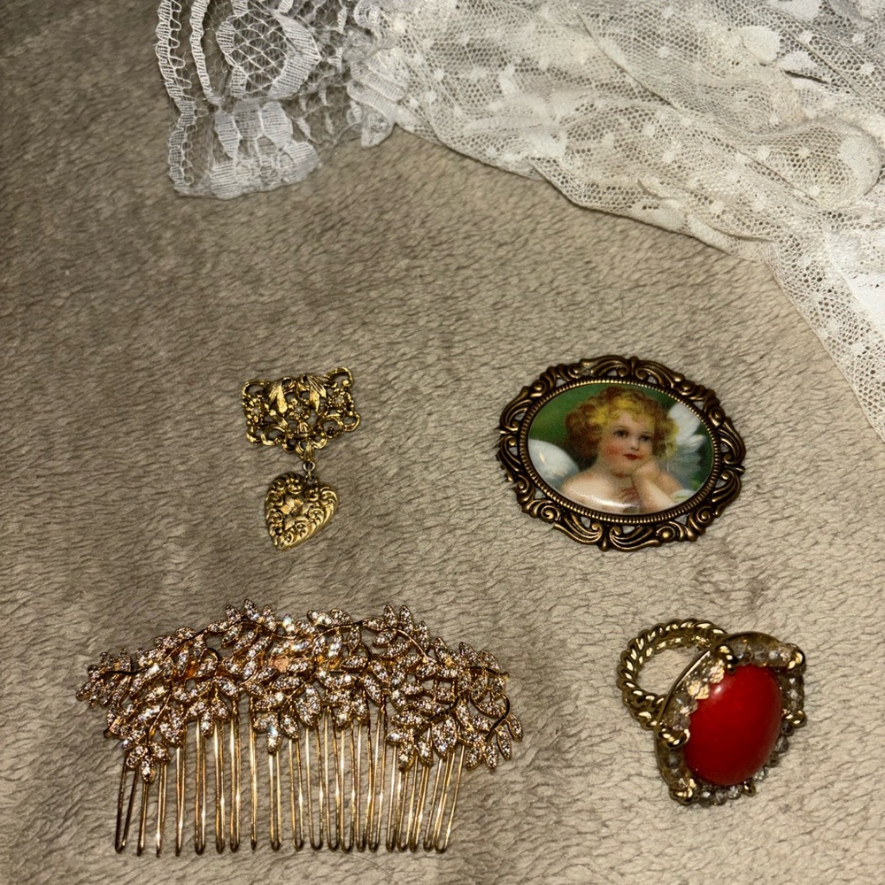 Bridgerton Vibe Vintage Jewelry Set - Gold and Red